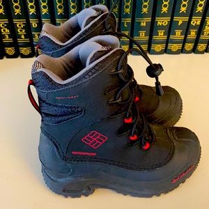 Columbia Snow boots boys size 2